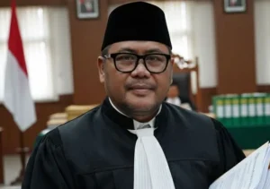 Subhan Palal: Advokat yang Menggugat Ijazah, Menggugat Cara Kita Percaya