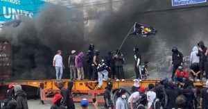 Filipina Membara: Gen Z Pimpin Demonstrasi Tolak Korupsi Triliun Peso, Bentrokan Massa dan Polisi Pecah