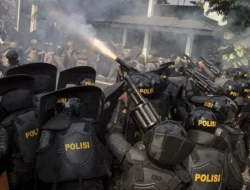 Ketika Suara Publik Disambut Gas Air Mata: Membaca Ulang Wajah Pemolisian Kita