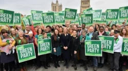 Green Party Inggris Kampanyekan Leaflet Urdu: “Hukum Labour atas Gaza” di Pilkada Gorton-Denton