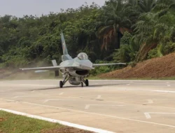 Sejarah Baru: Pesawat Tempur TNI AU Sukses Mendarat di Tol Terpeka Pertama di Indonesia