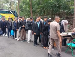 Para Santri Antusias Kembali ke Pondok Setelah Satu Bulan Penuh Belajar di Masyarakat