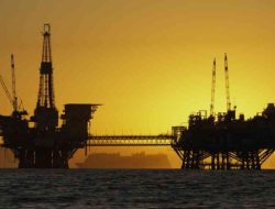 Harga Minyak Anjlok, Saham AS Melonjak Setelah Trump Umumkan Gencatan Senjata Dua Minggu dengan Iran