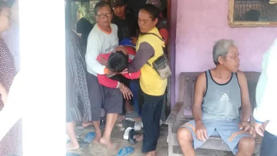 Di duga Tersengat Listrik, Warga Mekarsari Gantar Ditemukan Tak Sadarkan Diri